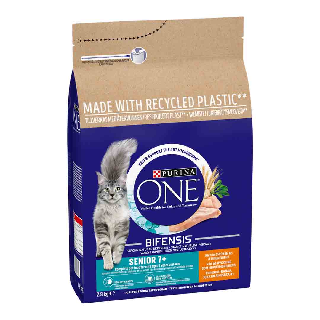 Purina ONE Senior Cat Food 7+ Rich in Chicken and Whole Grains 2.8kg